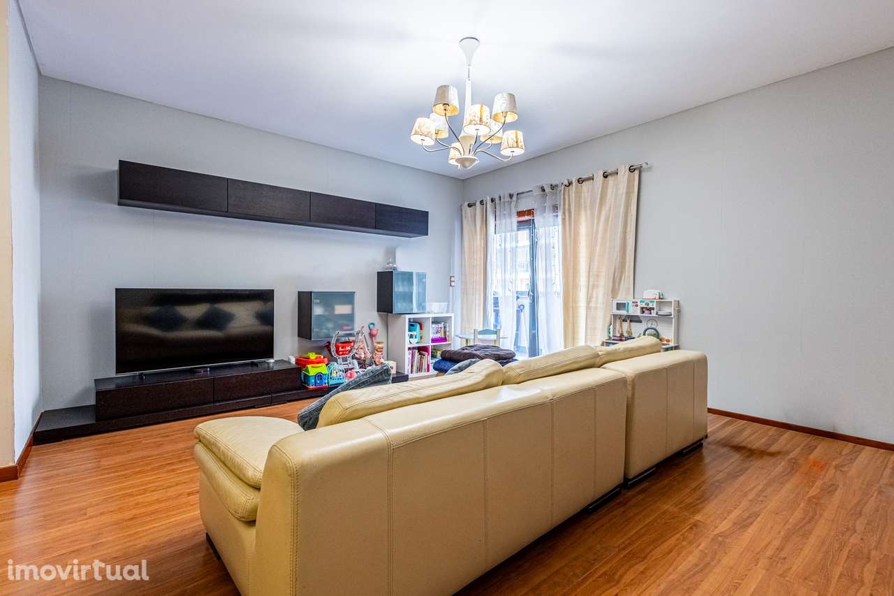 Excelente Apartamento T2 com Box para 2 carros na Vila Chã/Amadora ! - Grande imagem: 3/22
