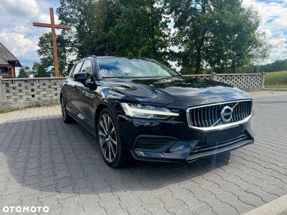 Volvo V60 B3 B Momentum - 1