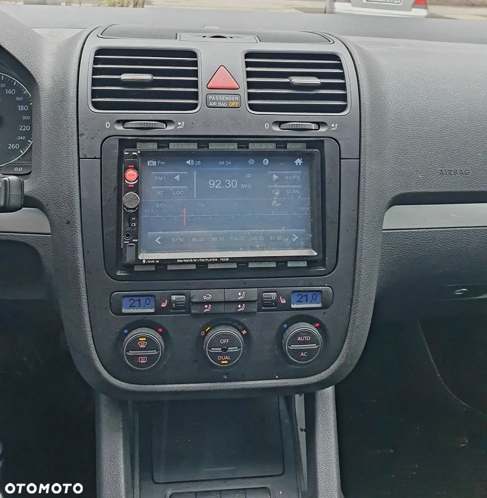 Volkswagen Golf - 21