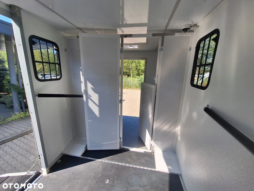 Mercedes-Benz Sprinter 319 - 27