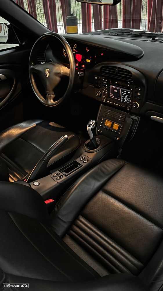 Porsche 911 (996) Carrera - 27