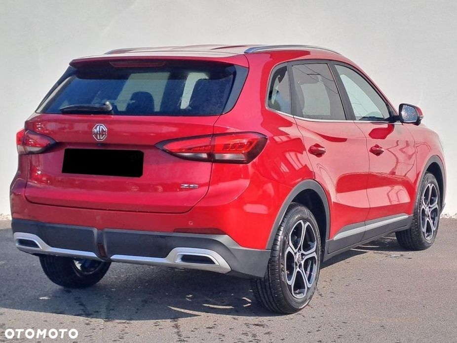 MG ZS Hybrid+ - 6