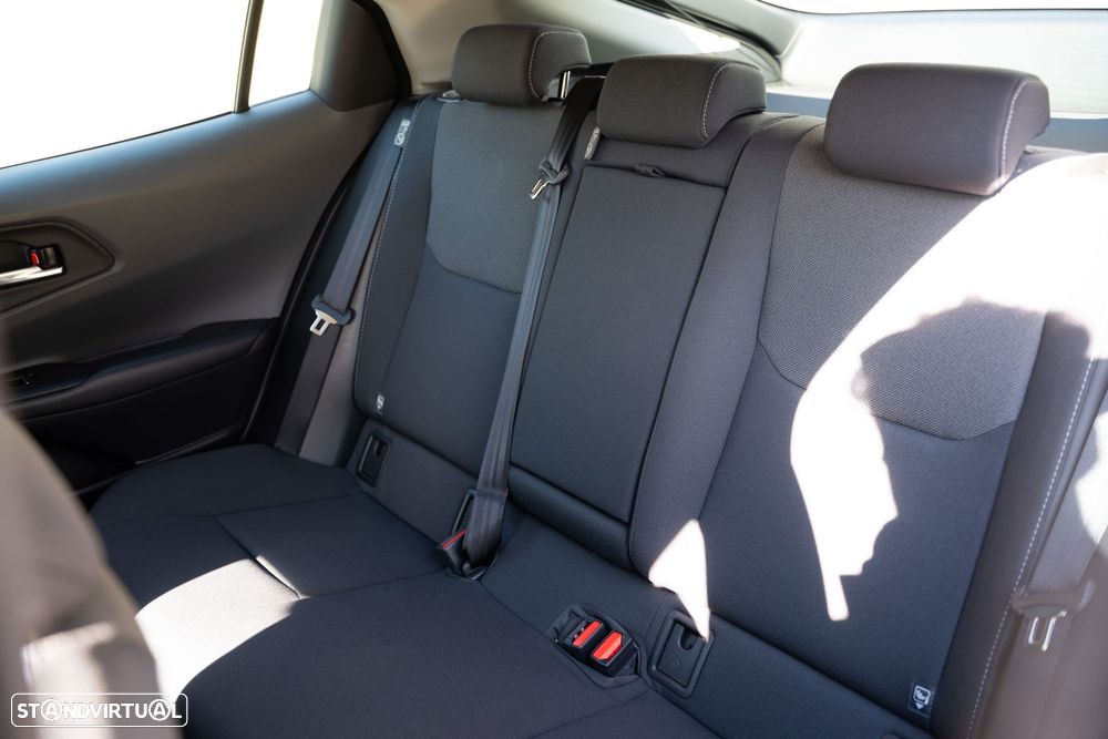 Toyota Prius 2.0 Plug-in Luxury - 32