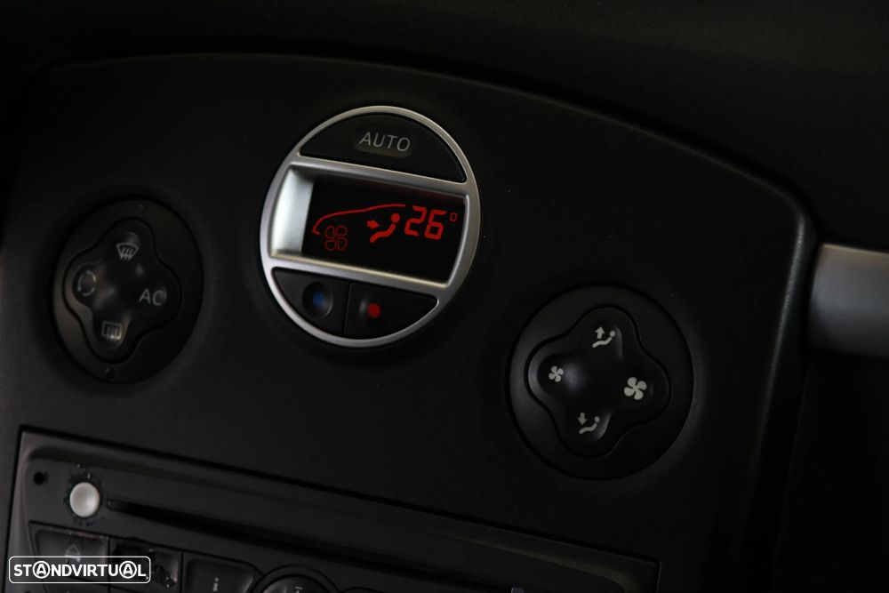 Renault Clio Break 1.5 dCi Dynamique S - 18