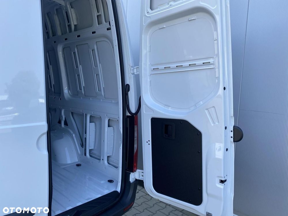 Mercedes-Benz Sprinter - 15