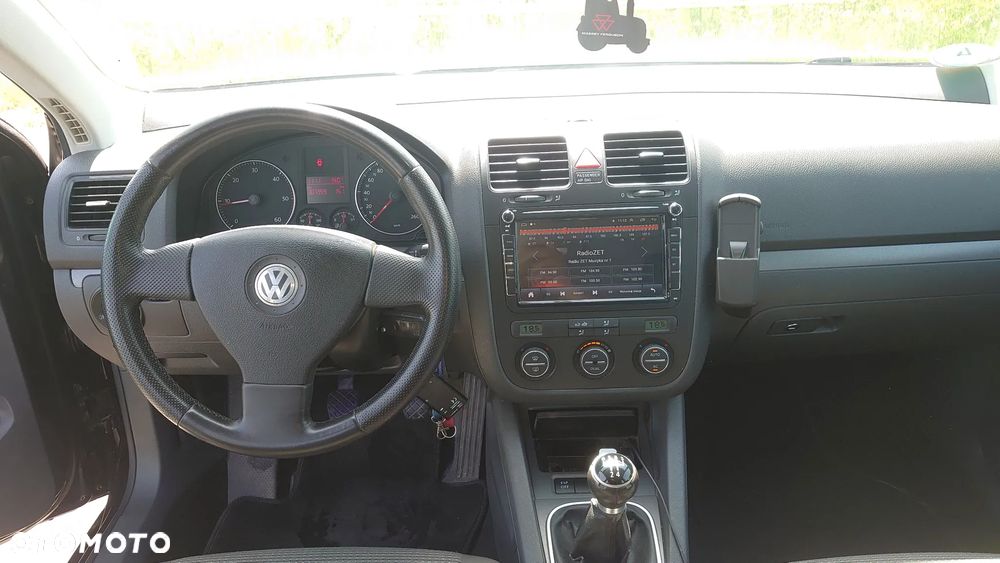 Volkswagen Golf - 6