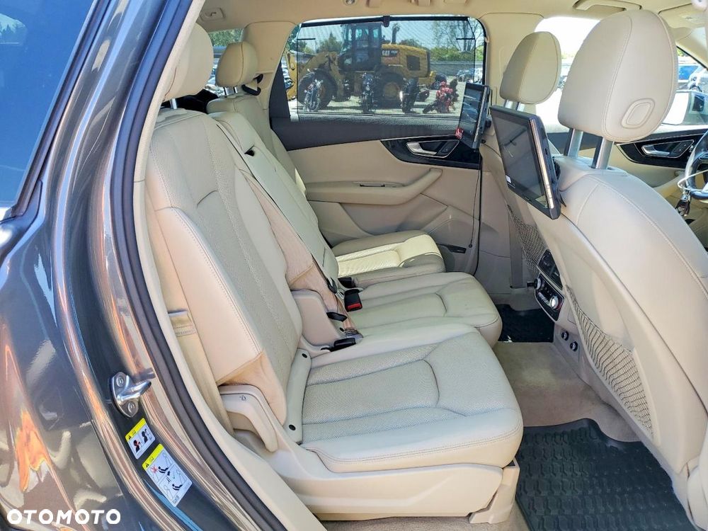 Audi Q7 3.0 TFSI Quattro Tiptronic - 12
