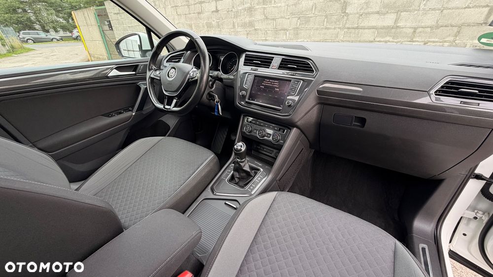Volkswagen Tiguan 2.0 TDI SCR Elegance - 30