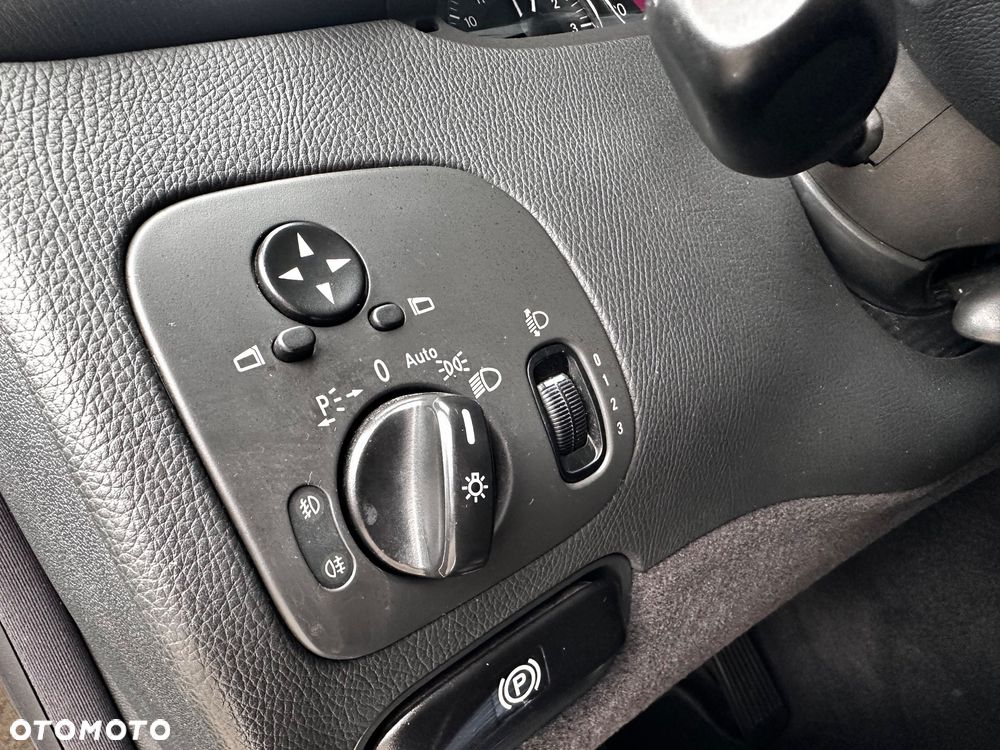 Mercedes-Benz CLK Coupe 200 Kompressor Automatik Avantgarde - 24