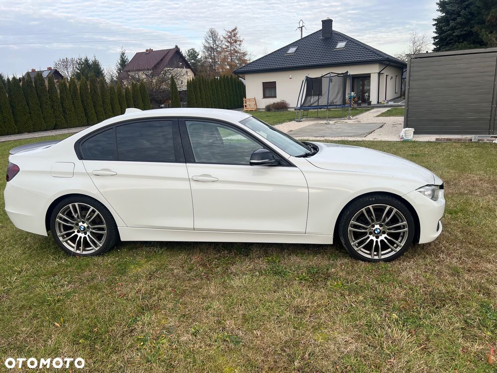 BMW Seria 3 320i Sport Line - 3