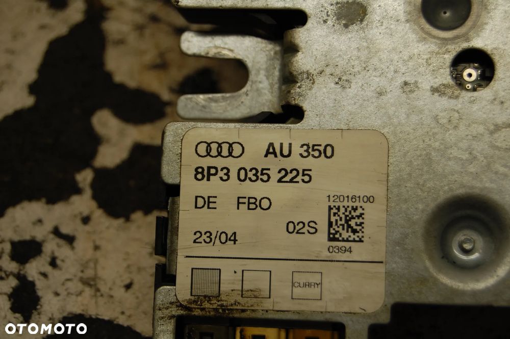 WZMACNIACZ ANTENY 8P3035225 AUDI A3 8P 3D - 3