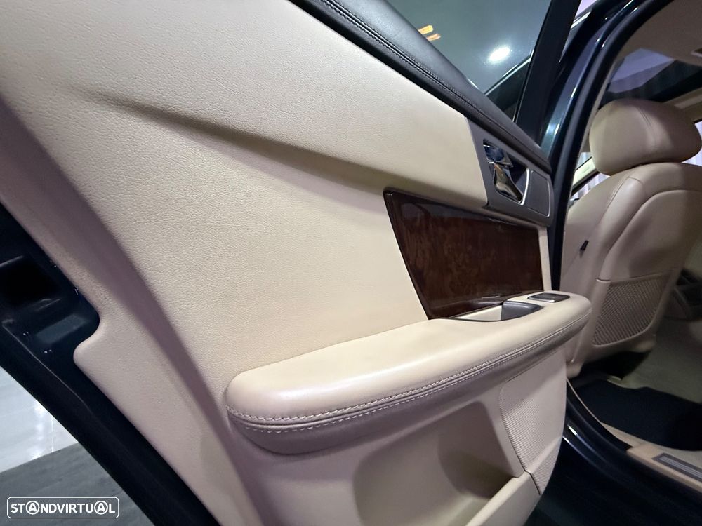 Jaguar XF 2.7 V6 Premium Luxury - 24