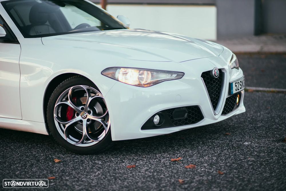 Alfa Romeo Giulia 2.2 D AT8 - 4