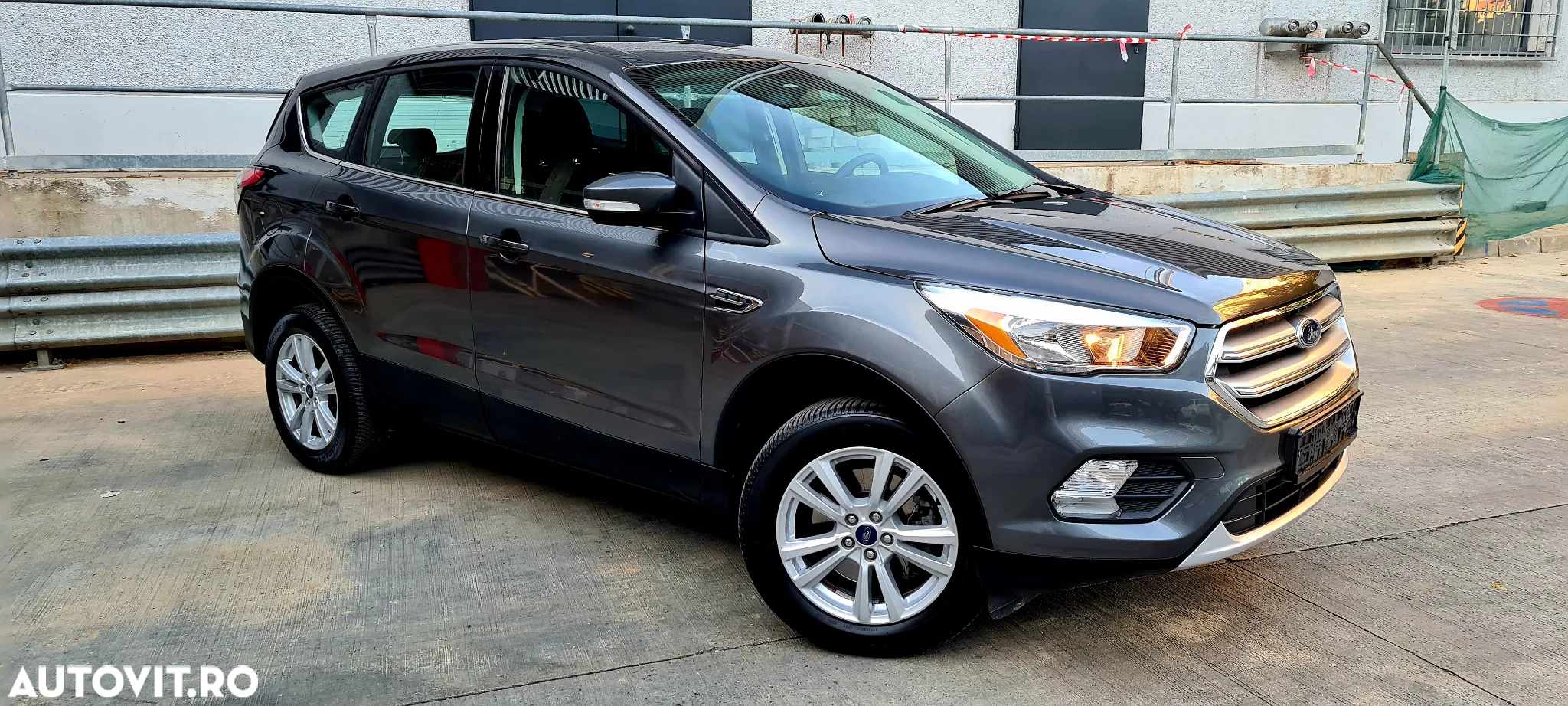 Ford Kuga 1.5 TDCi 2WD Trend - 4