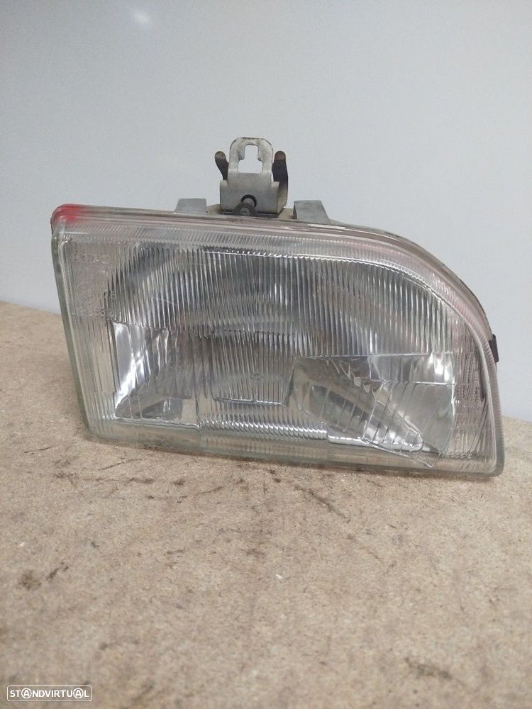 Farol/ Otica Dianteiro Dto Ford Fiesta Iii (Gfj) - 1