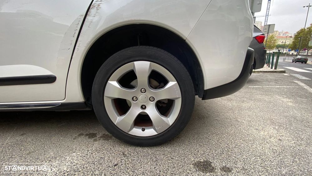 Peugeot 3008 1.6 HDi Executive CMP6 - 33