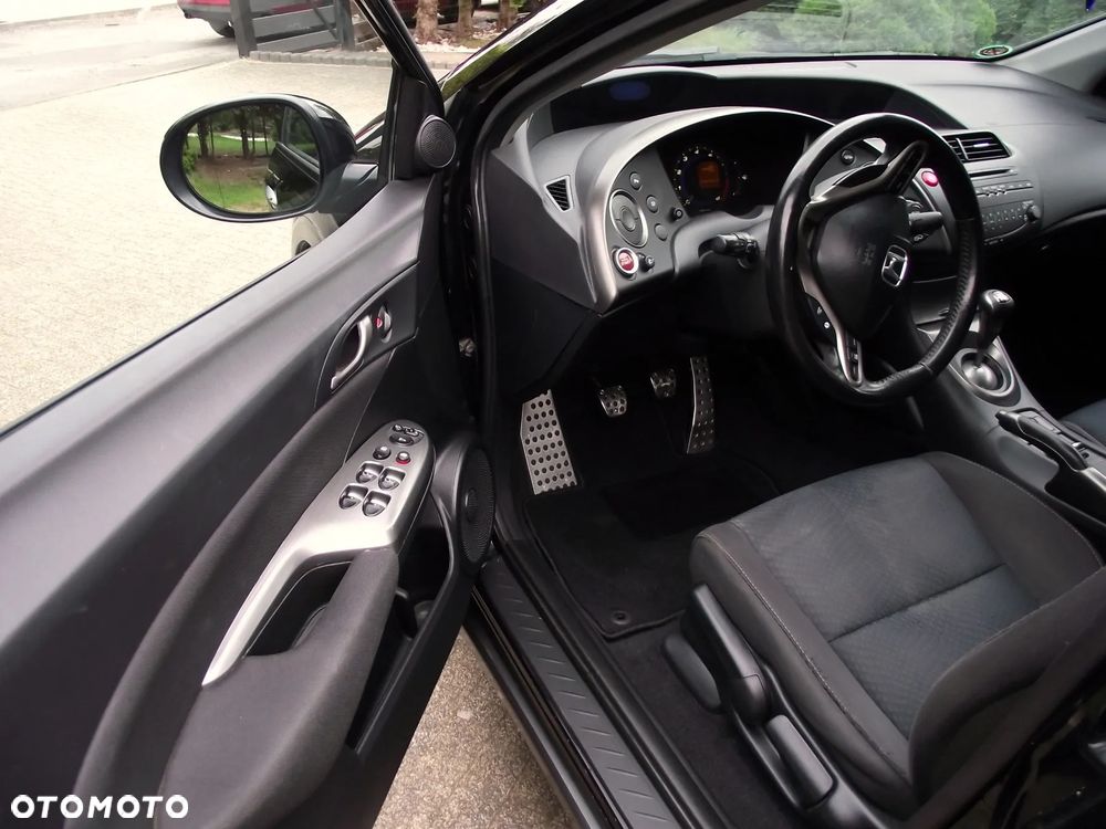 Honda Civic 1.8 Executive - 26