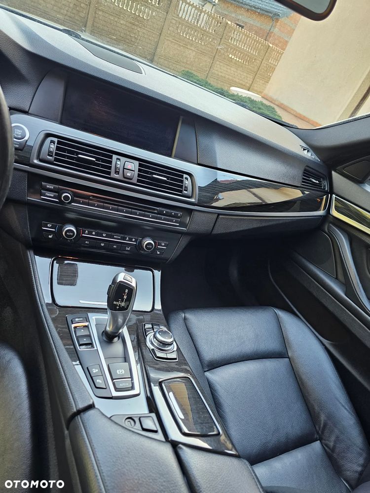 BMW Seria 5 535i xDrive - 24