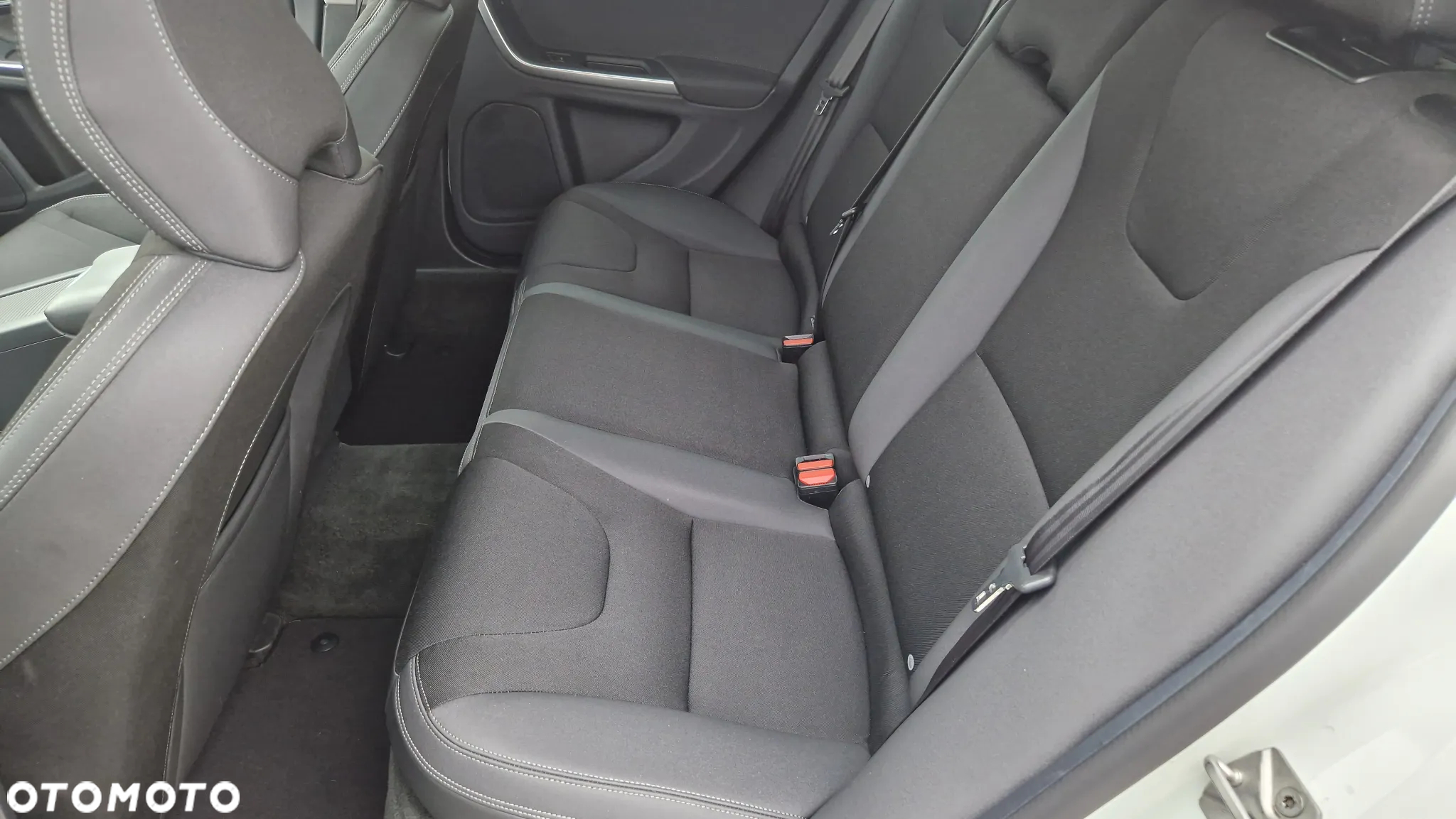 Volvo V60 D3 Momentum - 16