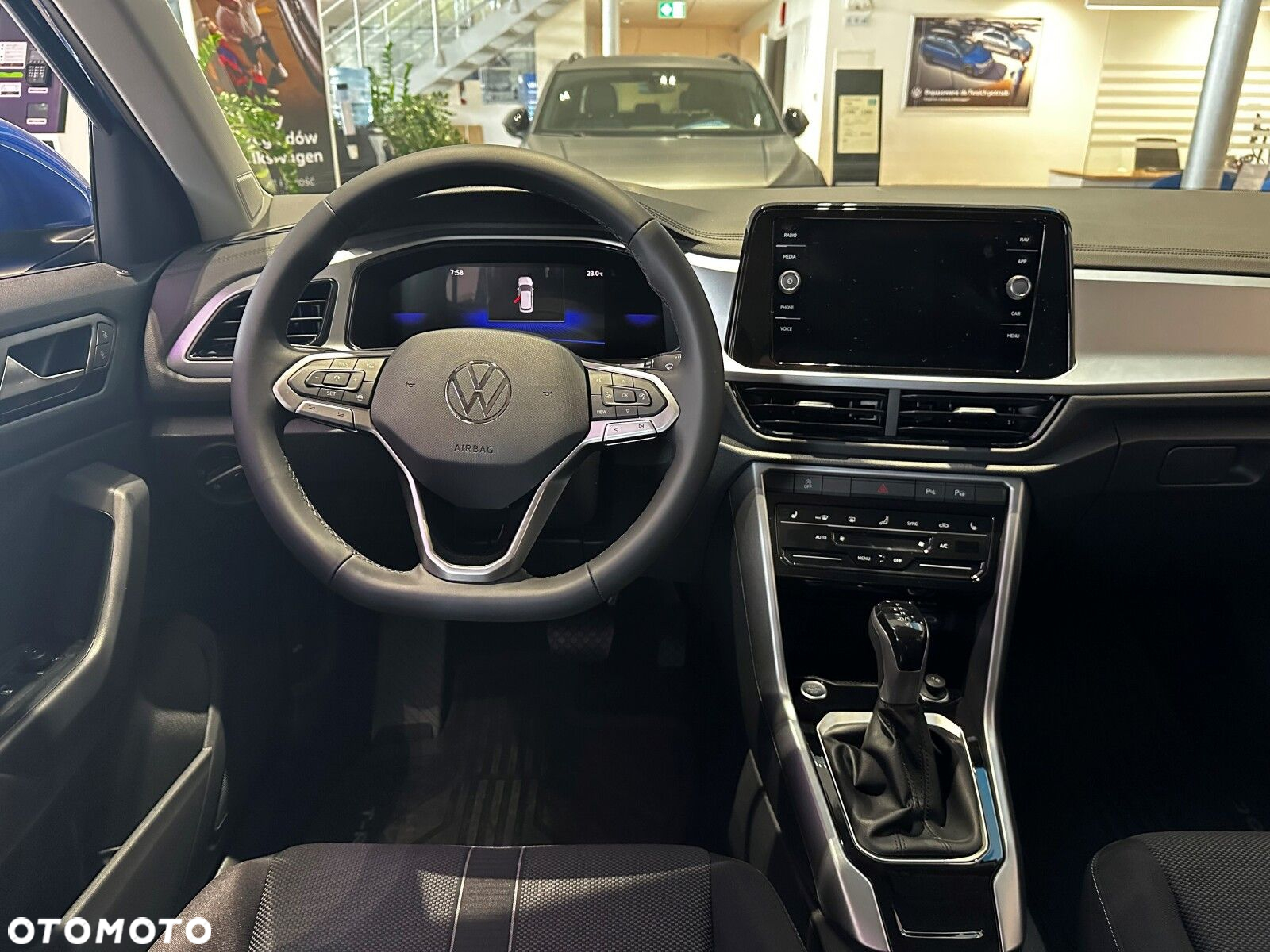 Volkswagen T-Roc - 10