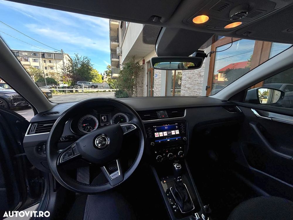 Skoda Octavia Combi Diesel 2.0 TDI 4X4 DSG Scout - 6