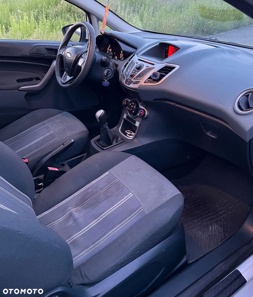 Ford Fiesta 1.25 Ambiente - 8