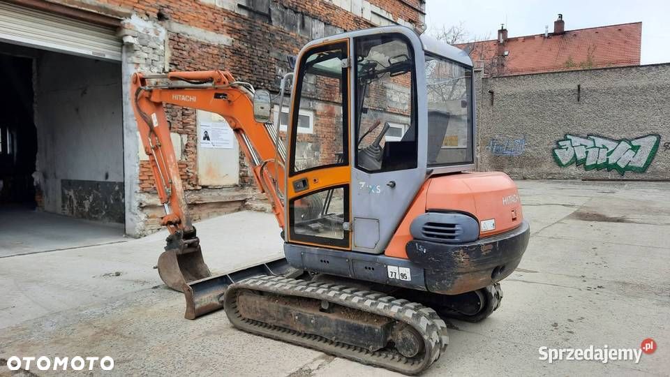 Hitachi ZX35 - 2