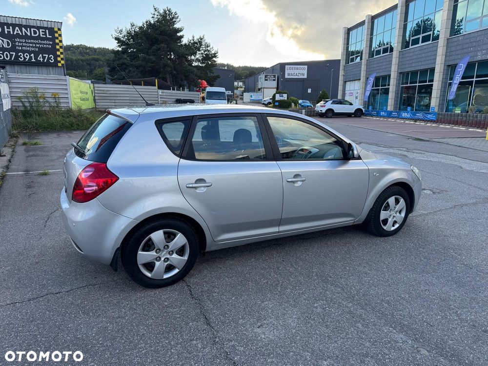 Kia Ceed 1.6 Comfort + - 13