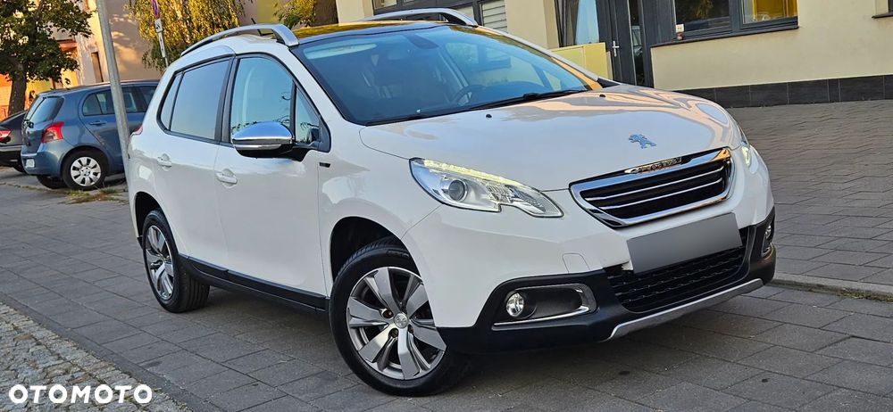 Peugeot 2008 1.2 Pure Tech Style S&S - 23