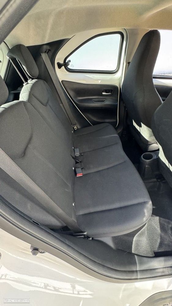 Toyota Aygo 1.0 X-Play Plus - 10