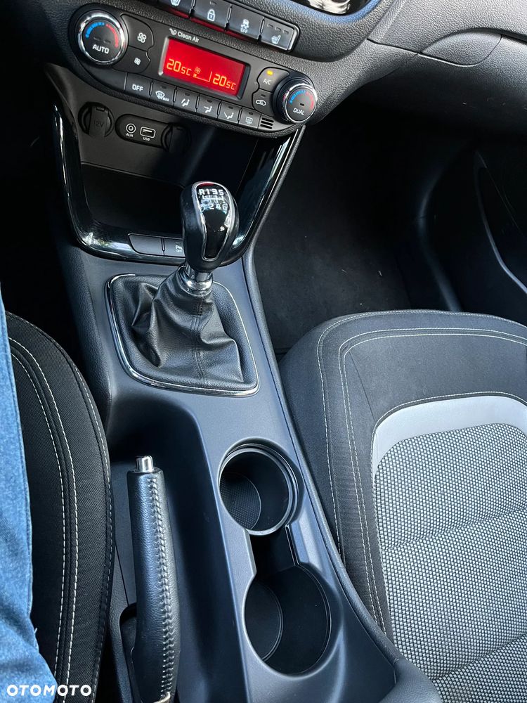 Kia Ceed 1.6 GDI L Business Line - 16
