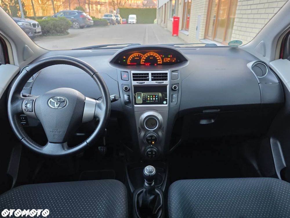Toyota Yaris - 26