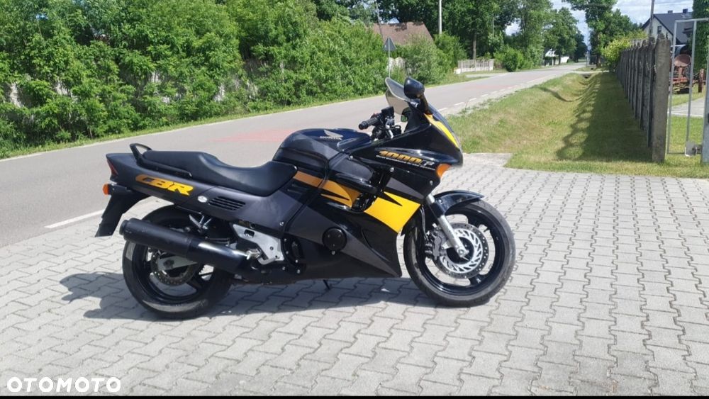 Honda CBR - 8