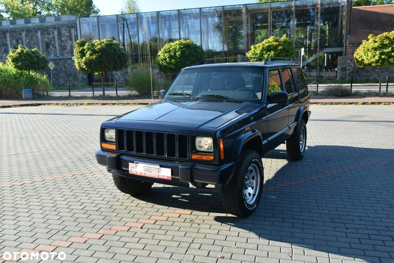 Jeep Cherokee - 16
