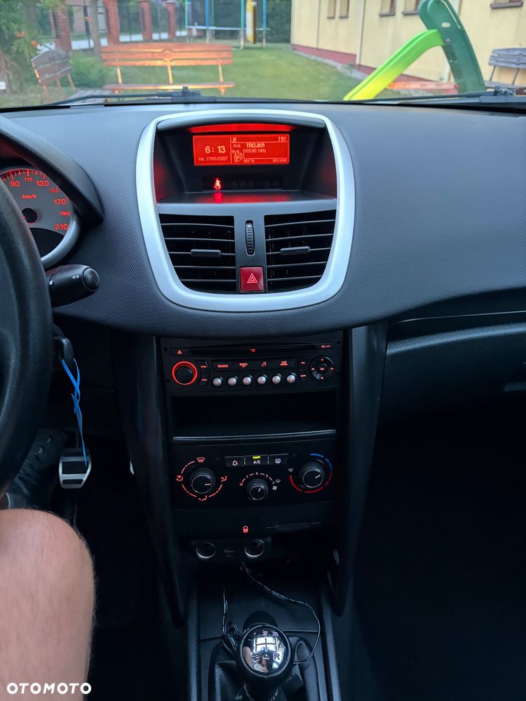 Peugeot 207 75 Millesim 200 - 33