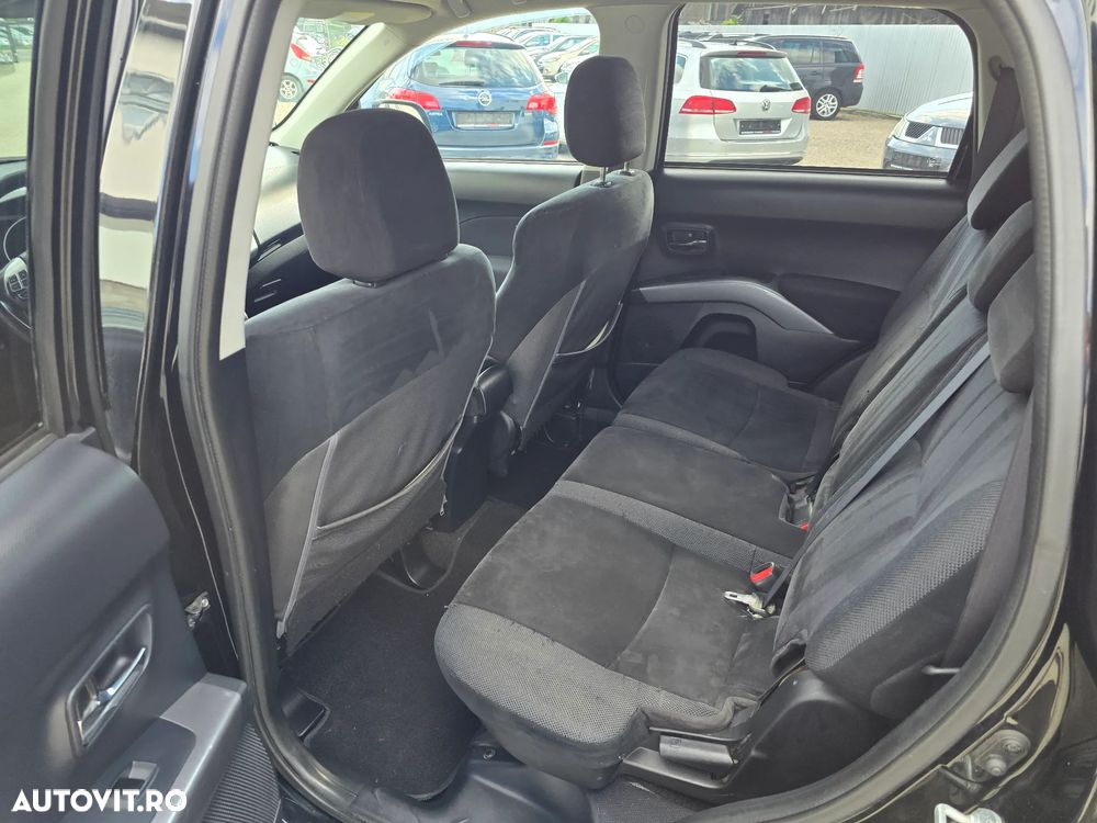 Mitsubishi Outlander 2.0 DI-D 4WD Invite - 10