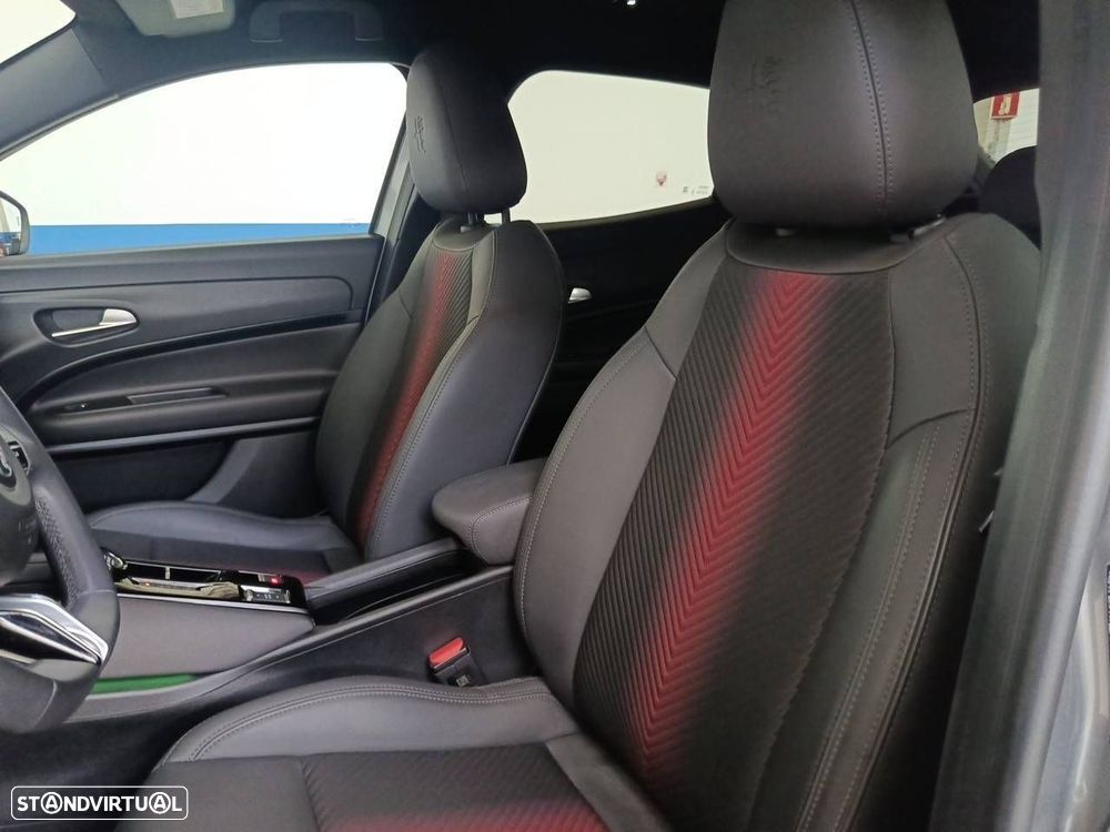 Alfa Romeo Junior 1.2 Speciale eDCT6 - 9