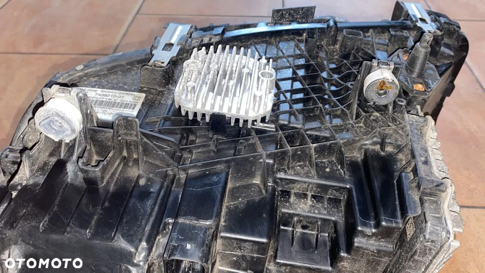 AMPA PRZEDNIA PRAWA ADAPTIVE LED EUROPA BMW G30 G31 7439210 - 8