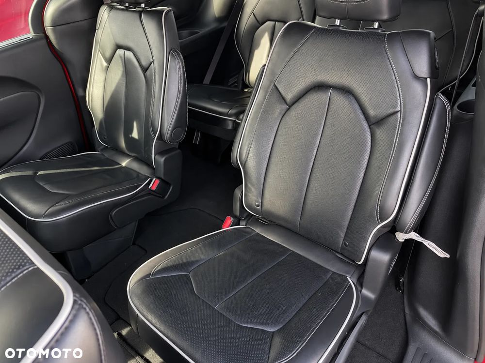 Chrysler Pacifica - 15