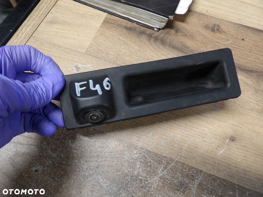 BMW - F46 - RĄCZKA , UCHWYT OTWIERANIA KLAPY BAGAŻNIKA - KAMERA - KOMPLET - 7463163 - 1