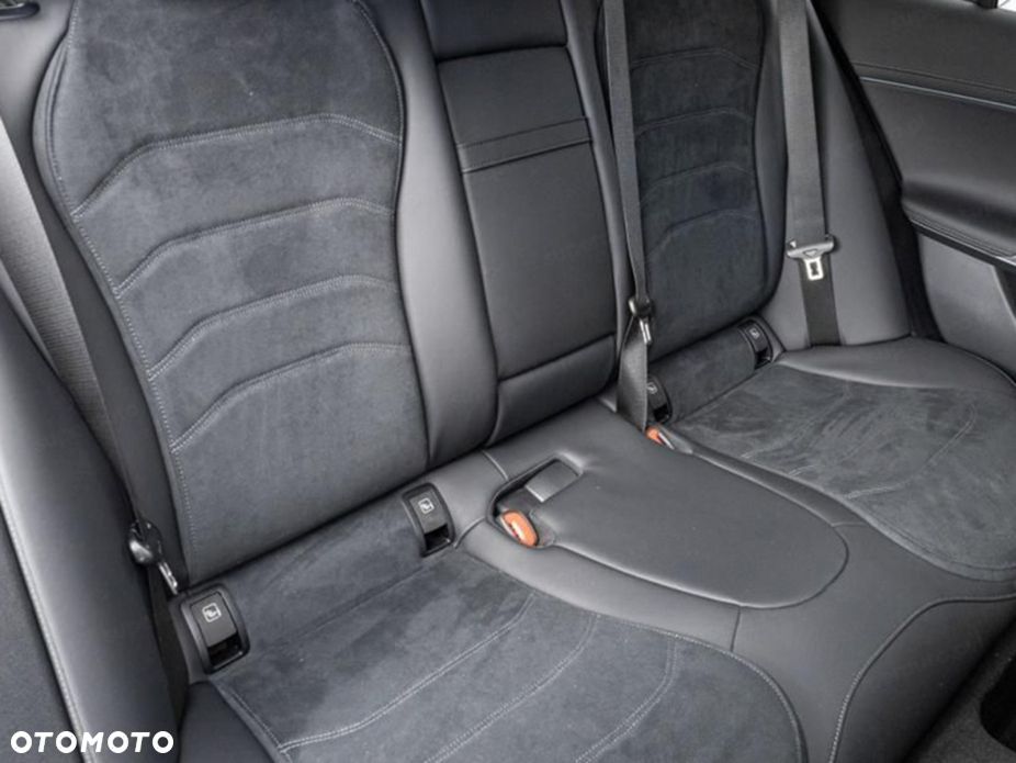 Mercedes-Benz Klasa E - 15