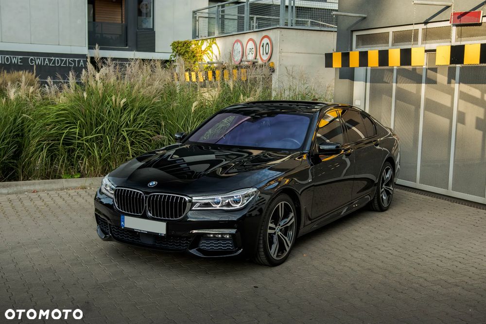 BMW Seria 7 750i - 1