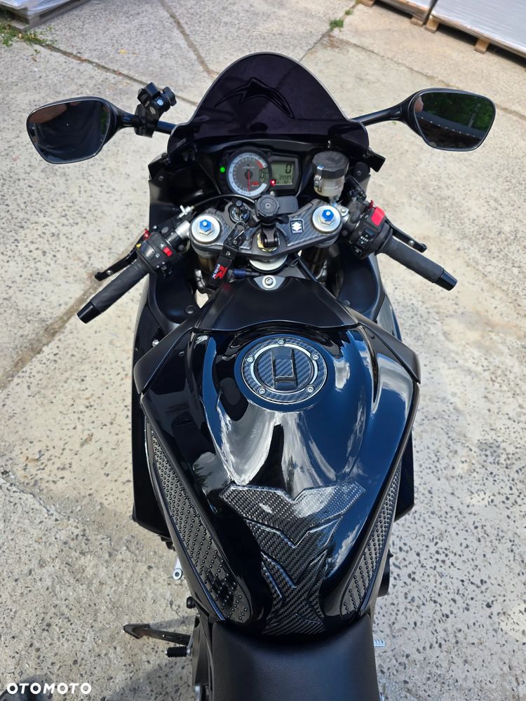 Suzuki GSX-R - 10