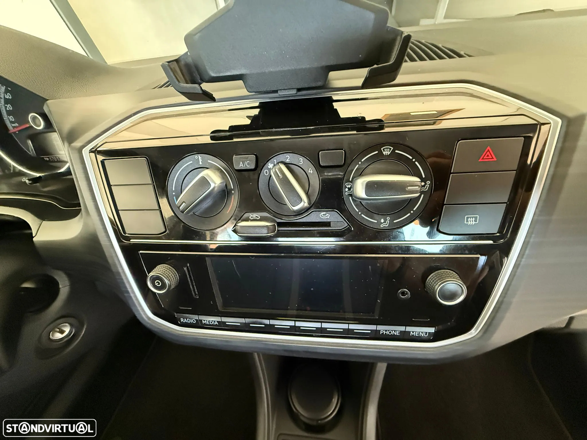 VW Cross Up! 1.0 BMT - 21