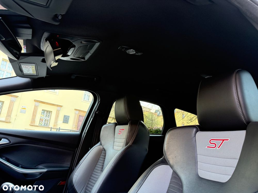Ford Focus 2.0 TDCi ST - 39