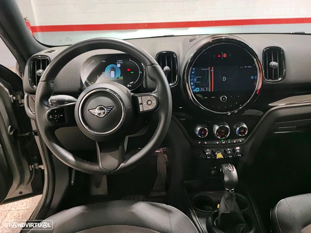 MINI Countryman Cooper SE Premium Essential Auto - 8