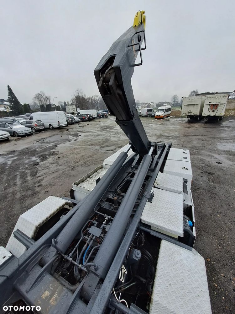 Scania P420; 8X4 - 12