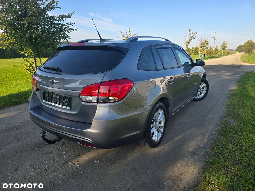 Chevrolet Cruze 1.6 LS+ - 4