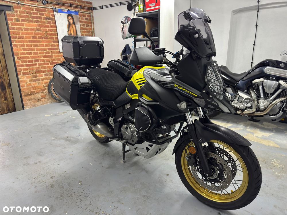 Suzuki V-STROM - 1