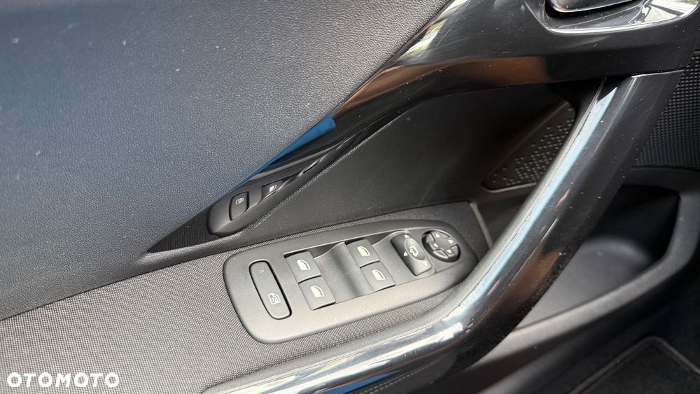 Peugeot 208 PureTech 82 Start & Stop Allure - 21